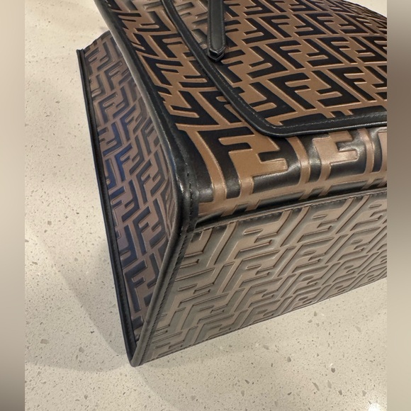 FENDI Runway FF Zucca Leather Shopper tote - Picture 4 of 9